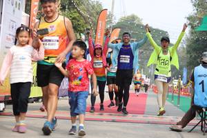 BIB: 45891
                            <button type="button" onclick="openModal(8214189)" class="btn btn-primary btn-sm float-right btn-popup" data-toggle="modal" data-target=".modal-high-quality">
                        <i class="fas fa-shopping-cart"></i> Add to Cart
                    </button>
                                            <button type="button" onclick="isThisMe(8214189, true)" class="btn btn-success btn-sm float-right btn-popup btn-isme hidden" data-toggle="tooltip" data-placement="bottom" title="นี่คือรูปของคุณใช่ไหม คลิกที่นี่เพื่อเอาเข้าอัลบั้ม">
                        <i class="fas fa-plus"></i> Add to album
                    </button>
                    <button type="button" onclick="isThisMe(8214189, false)" class="btn btn-warning btn-sm float-right btn-popup btn-isnotme hidden">
                        <i class="fas fa-ban"></i> Remove from album
                    </button>